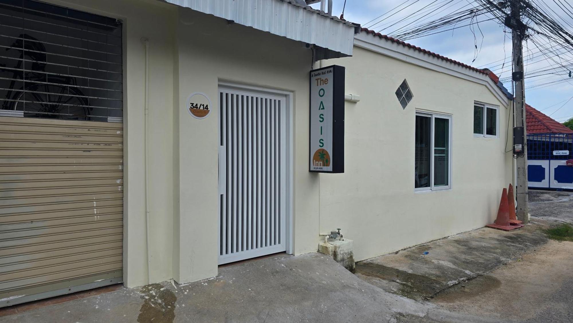 The Oasis Inn Хуа Хин Екстериор снимка